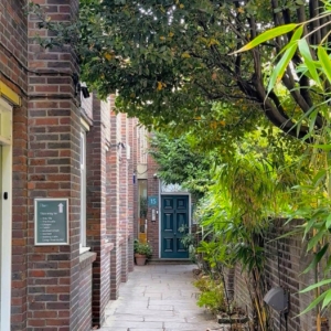 celbs-garden-walkway